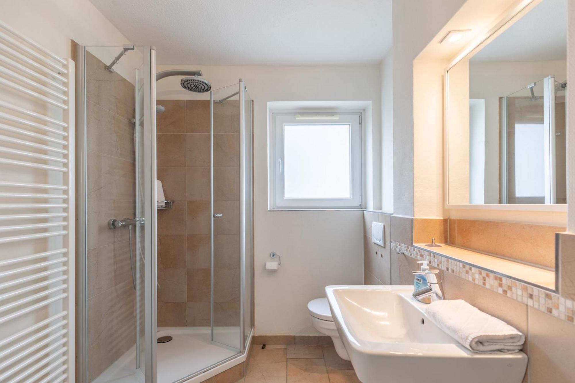 Dat Luette Huus - Wohnung 2 Husum  Bagian luar foto
